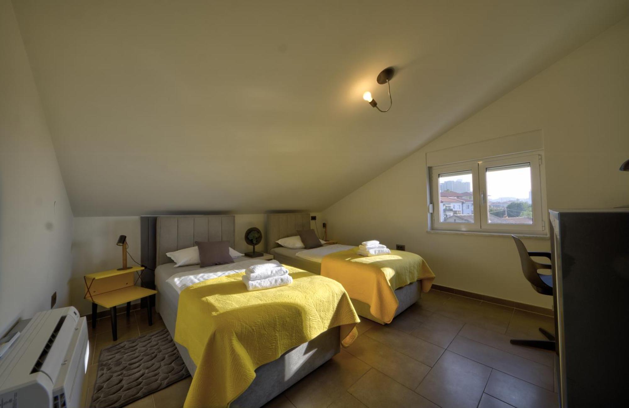 Penthouse Belvedere City View With Private Parking Rijeka Eksteriør bilde